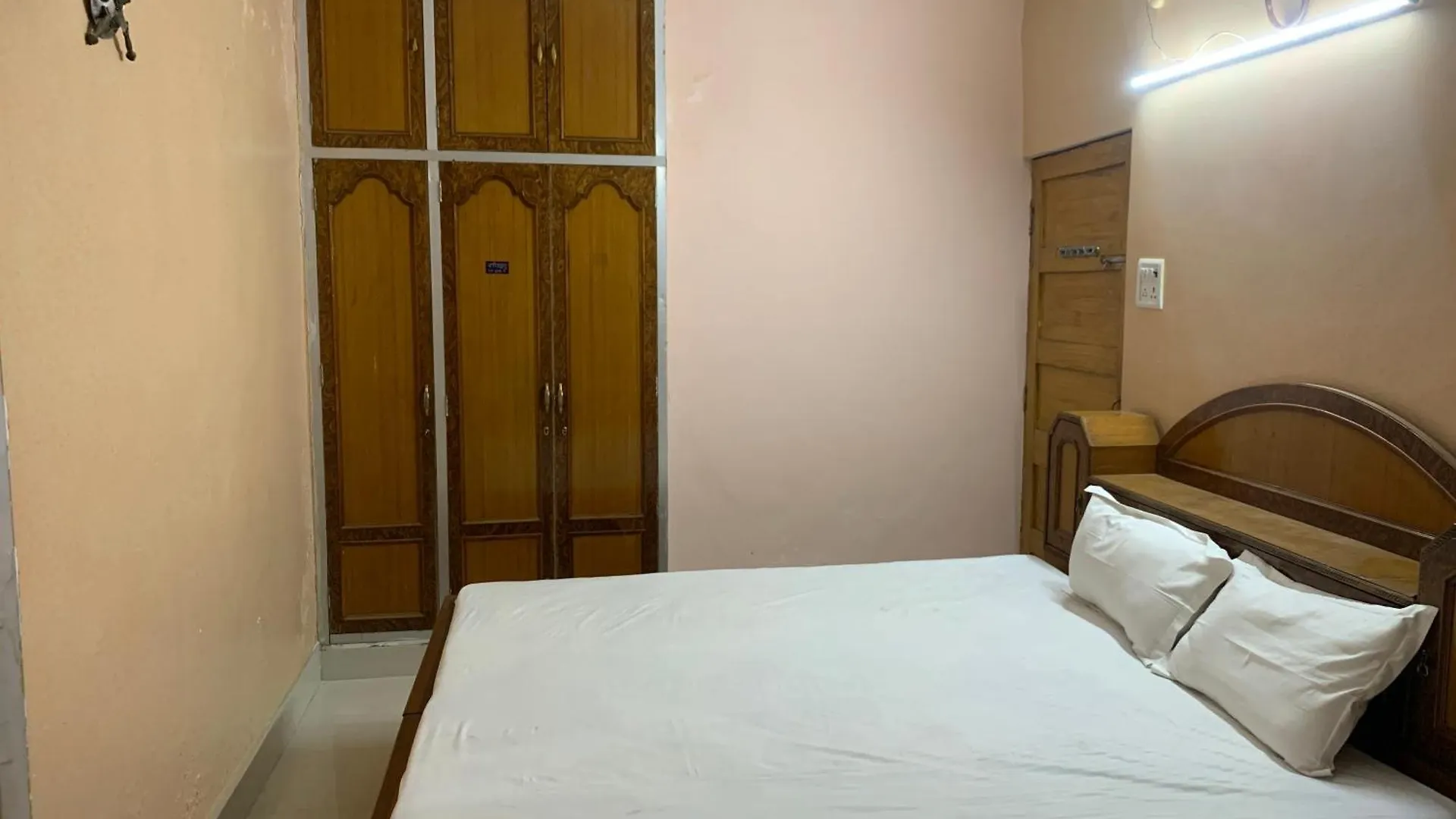 Sheesh Mahal Home Stay فاراناسي الهند