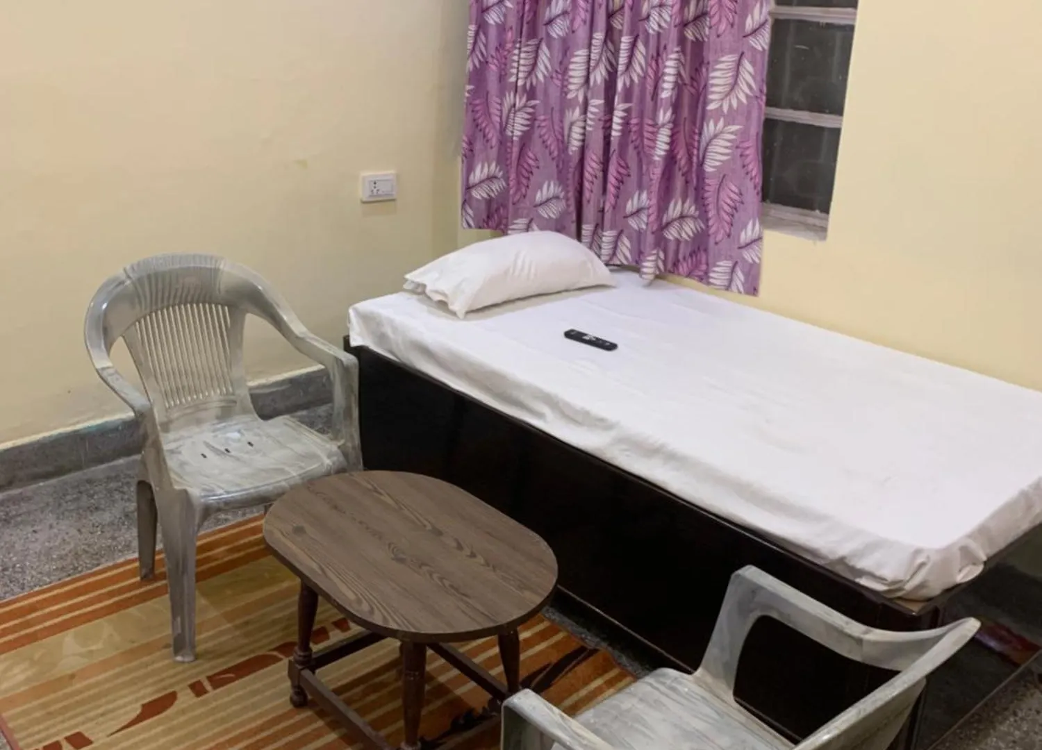 Sheesh Mahal Home Stay فاراناسي منزل للإقامة